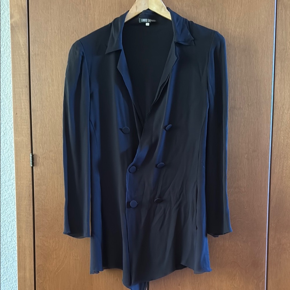 Black Tailored Blazer with Classic Lapel Collar